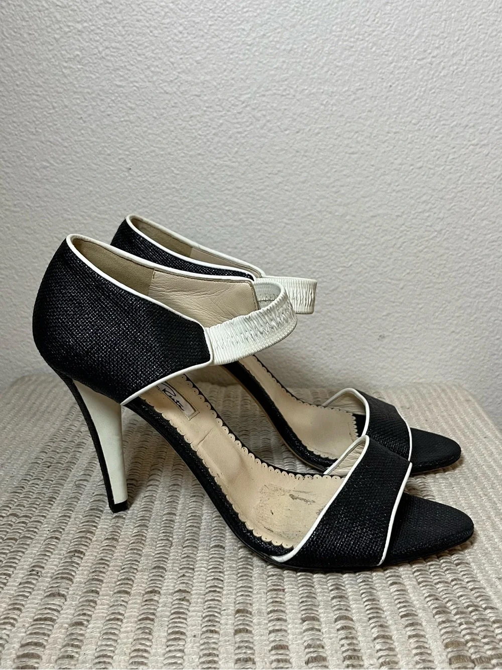 Oscar de la Renta Black and White Two-Tone Heeled Sandals